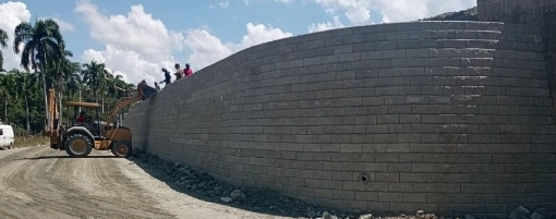 Construcción de muro de contención tipo AB